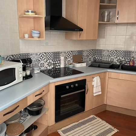 Appartement 2 Chambres Avec Parking Prive Gratuit 디종 외부 사진