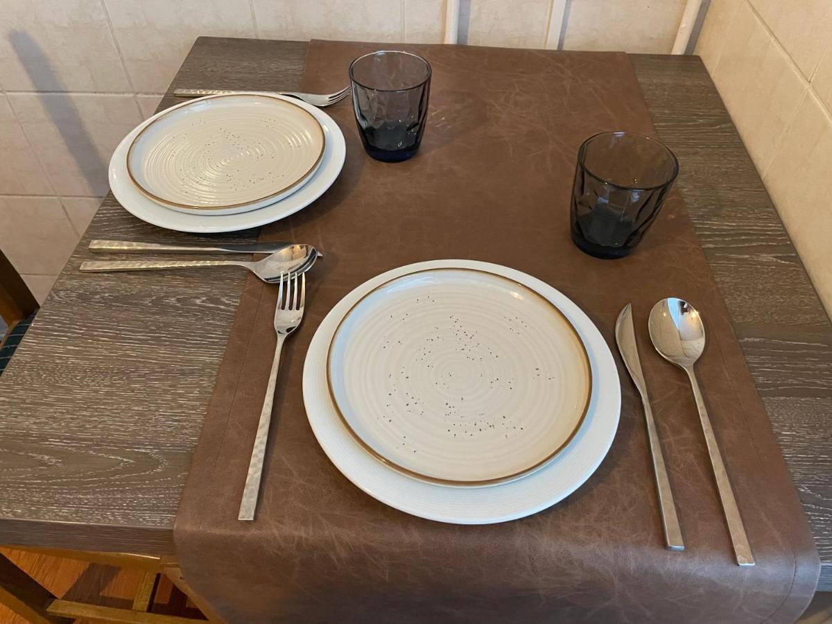 Appartement 2 Chambres Avec Parking Prive Gratuit 디종 외부 사진